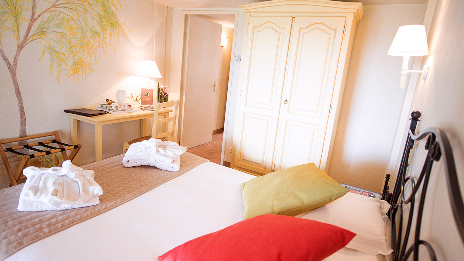 Castel 'Provence Hotel Mouans-Sartoux Room photo